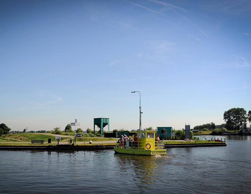 majhen trajekt čez kanal Nizozemska severna tura