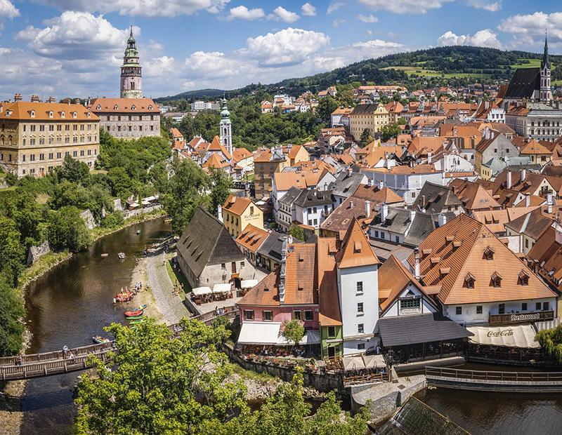 mesto nad reko kolesarjenje Češka